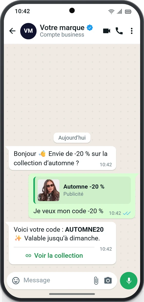 La conversation WhatsApp qui s’ouvre d’un clic : le message du prospect est déjà écrit, avec la publicité en référence, et il reçoit son code